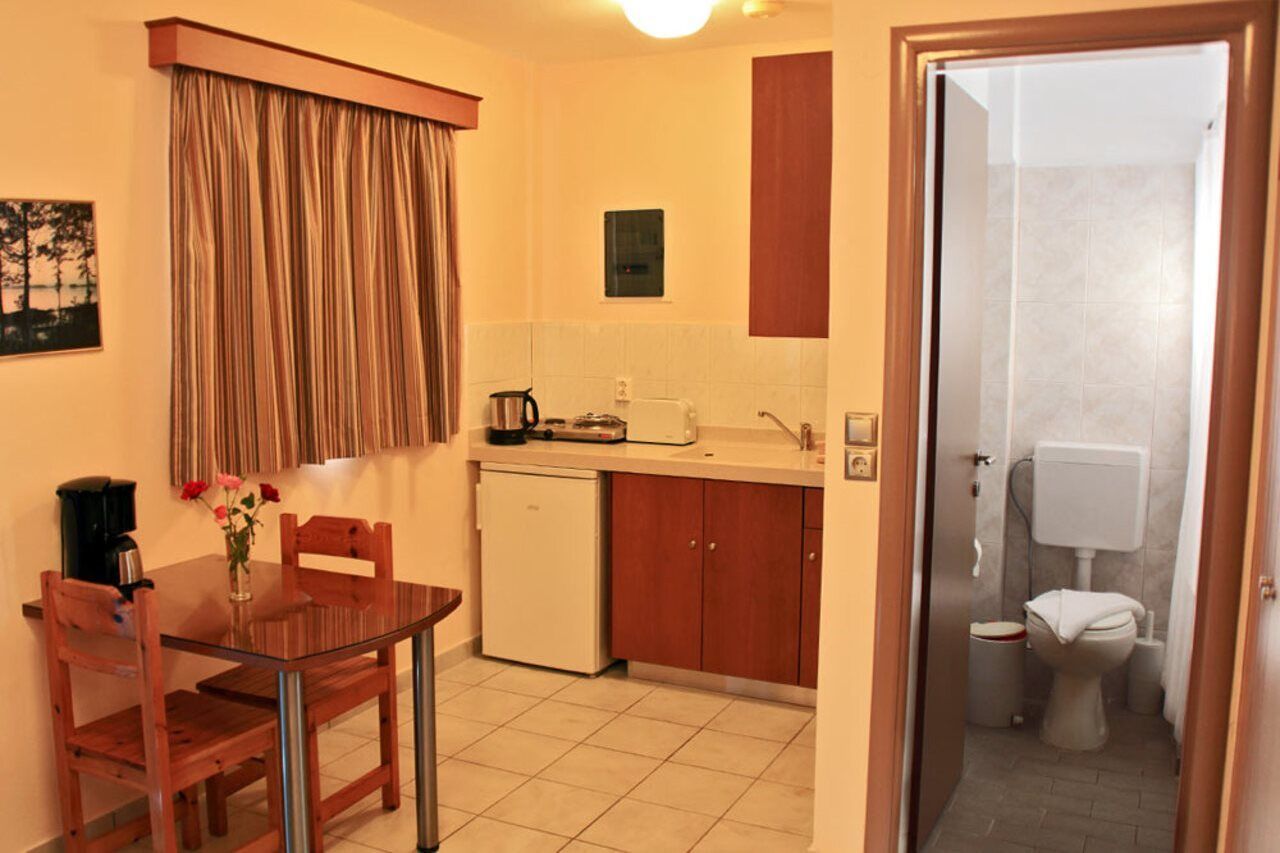 Sandys Studios Apartments And Log Villas ซาลิดี ภายนอก รูปภาพ